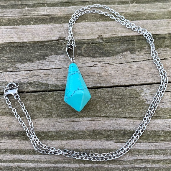Turquoise Howlite Natural Gemstone hexagon pendulum necklace - Picture 1 of 7